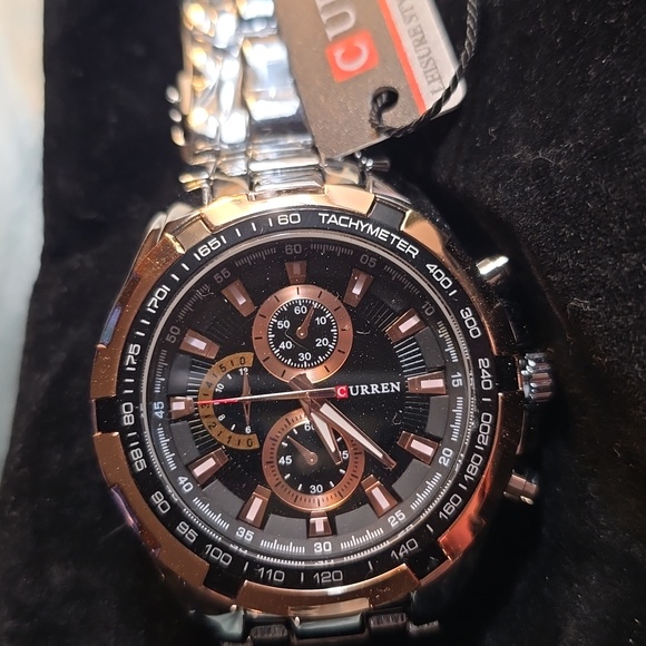 Watch - Picture 2 of 3